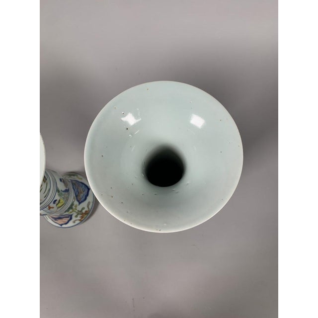 Pair of Gu Wucai vases in 19th-century Chinese porcelain For Sale - Image 10 of 10