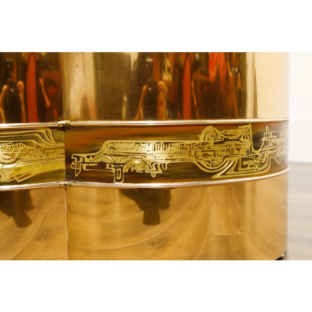 Bernard Rohne for Mastercraft Acid-Etched Brass Lamp Table or Side Table, 1970s For Sale - Image 17 of 18