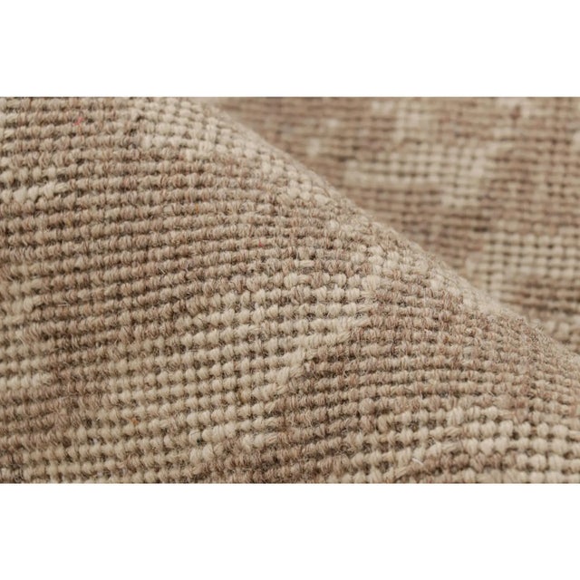 Textile Rug & Kilim’s Modern Classic Rug in Beige-Brown With Lattice Floral Patterns For Sale - Image 7 of 7
