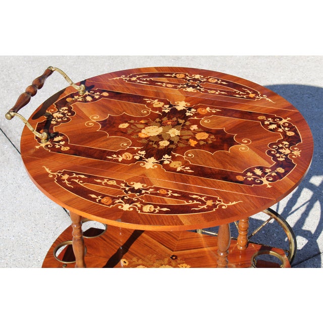 Brown Italian Tea Cart - Mid-Century Sorrento-Style Marquetry Inlaid Wood & Brass Rolling Bar Cart - Made in Italy For Sale - Image 8 of 18