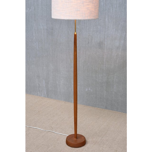 Mid-Century Modern Vintage Floor Lamp in Oak from Falkenbergs Belysning, Sweden, 1960s For Sale - Image 3 of 10
