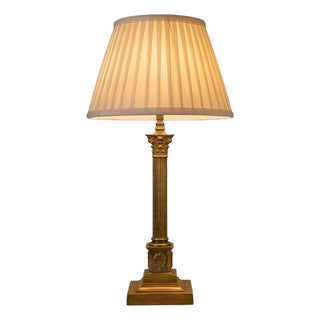 Louis XVI Neoclassical Gilded Brass Fluted Column Table Lamp with Laurel Wreath Relief, Europe, 1930s For Sale