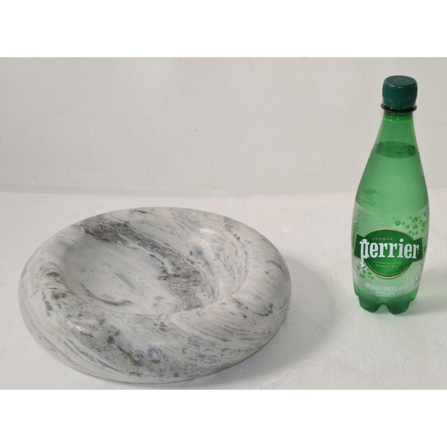 1970s 20th Century Mid-Century Modern Handmade Carrara Marble Bowl Plate Centerpiece For Sale - Image 5 of 12