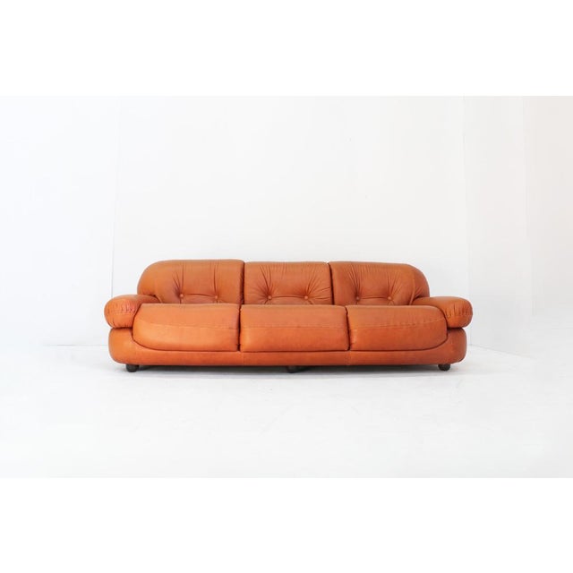 Vintage Italian Sapporo Sofa in Cognac Leather Mobil Girgi, 1970s For Sale - Image 11 of 11