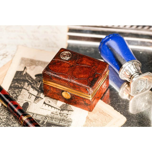 Traditional Exceptional Quality Antique Leather Edwardian English Desk Stamp Box For Sale - Image 3 of 13