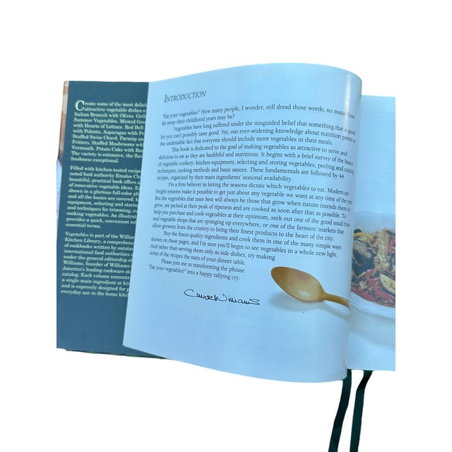 Williams-Sonoma Kitchen Library Vegetables Cookbook Hardcover 1995 For Sale - Image 9 of 12