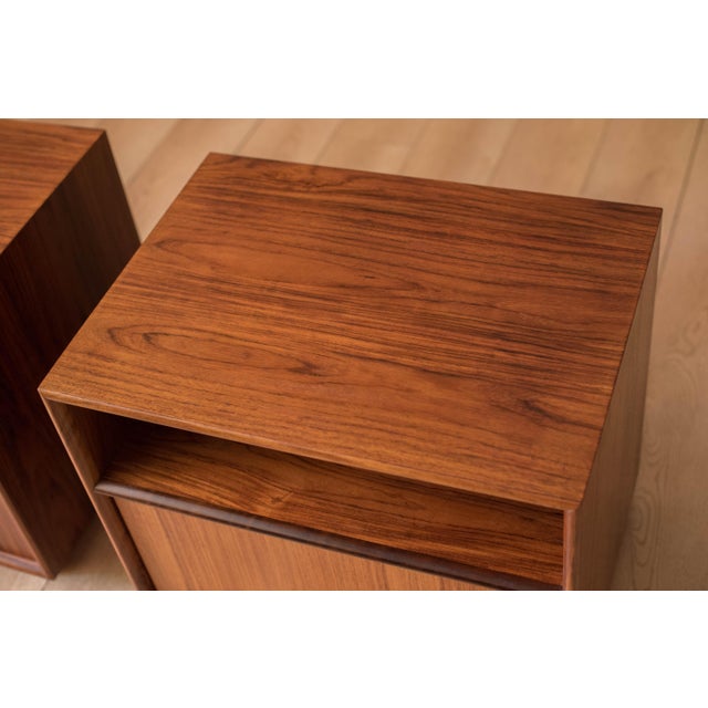 Vintage Pair of Rosewood Danish Modern Bedside Table Nightstands For Sale - Image 4 of 18
