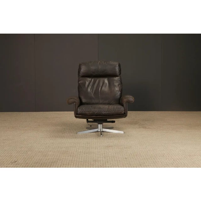 Mid-Century Modern De Sede Ds-31 Swivel Chair in Hand-Stitched Dark Brown Leather Switzerland 1970s For Sale - Image 3 of 16