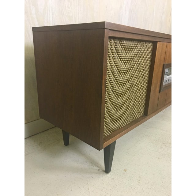 Mid Century Refurbished Stereo Console With Turntable Chairish