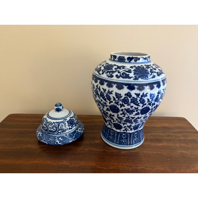 Ceramic Late 20th Century Chinoiserie Blue and White Porcelain Ginger Jar For Sale - Image 7 of 8