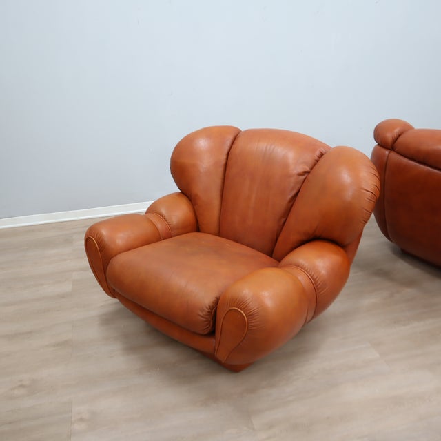 Large Italian Organic Leather Clamshell Lounge Chairs, 1970s, Set of 2 For Sale - Image 12 of 15