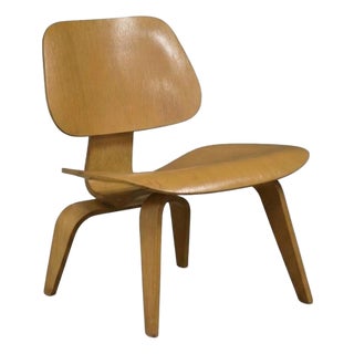 Early LCW Oak Lounge Chair by Charles and Ray Eames for Herman Miller For Sale