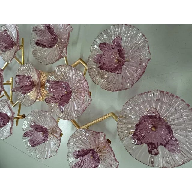 Mid-Century Art Glass and Brass Wall Light For Sale - Image 4 of 9