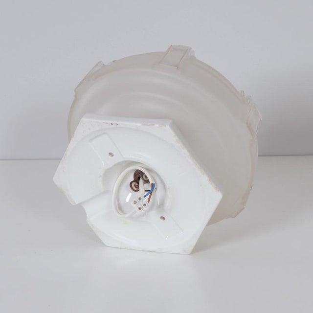 1930s Art Deco Ceiling Lamp in Porcelain and Sandblasted Glass, 1930s For Sale - Image 5 of 9