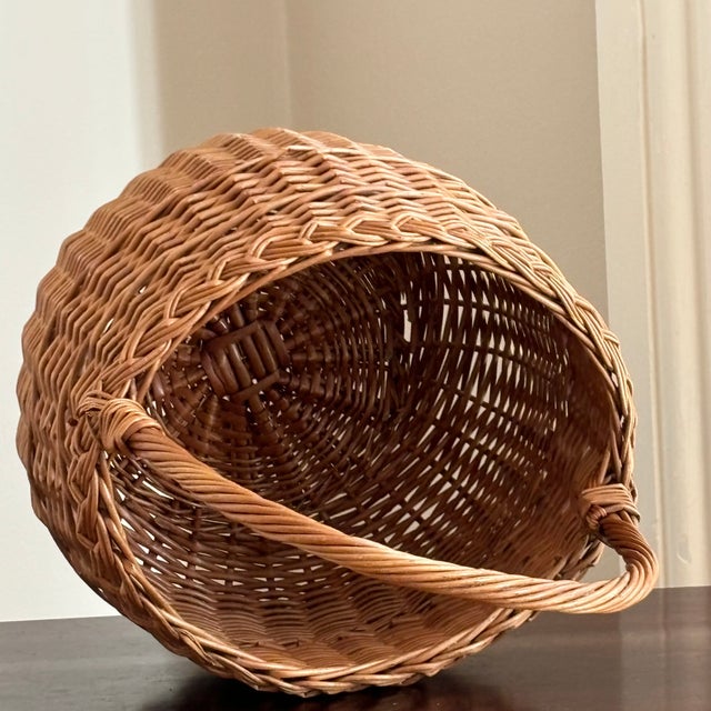 Mid-20th Century Round French-Style Gathering / Market Basket For Sale - Image 12 of 18