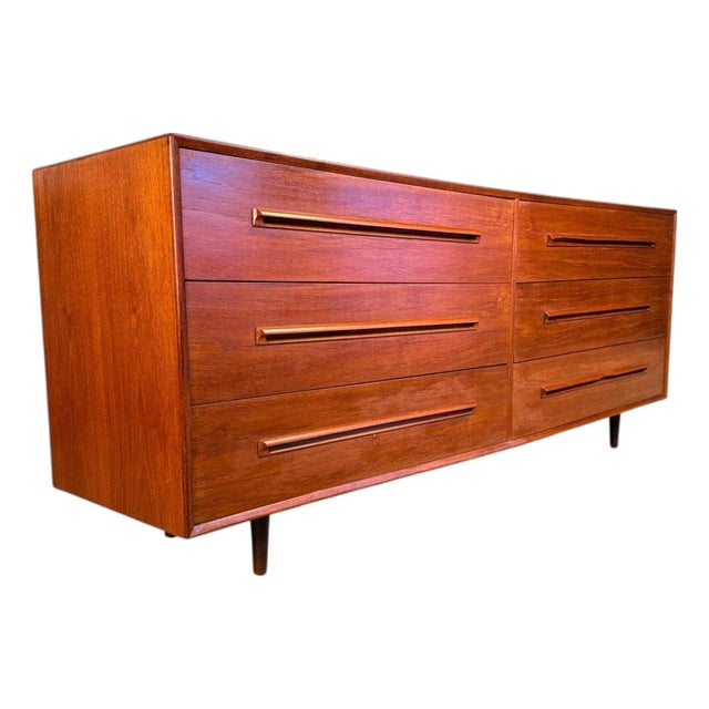 Mid Century Modern Teak 6-Drawer Dresser by Westnofa of Sweden, Attributed For Sale