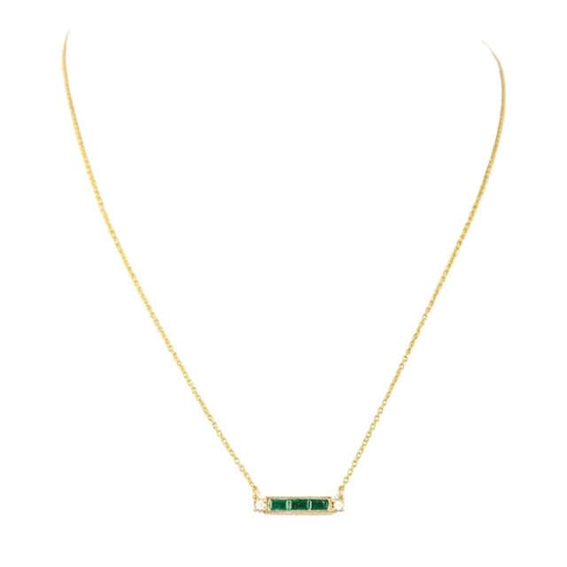 14k Solid Yellow Gold Diamond Emerald Baguette Bar Necklace For Sale