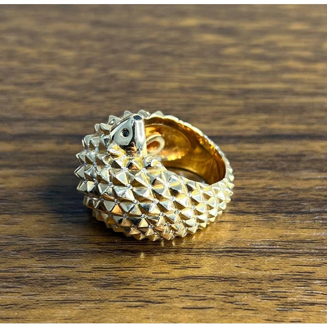 Metal Hedgehog Spikey Emerald Eyes 18k Gold Statement Unique Cute Animal Ring, Size 6 For Sale - Image 7 of 15