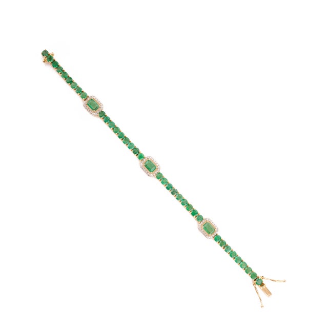 7.74 Ct Emerald Diamond Tennis Bracelet in 14k Solid Yellow Gold VRJewels For Sale - Image 4 of 8