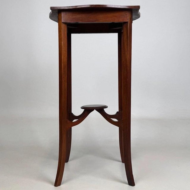 Early 20th Century Antique English Edwardian Mahogany Side Table For Sale - Image 6 of 9