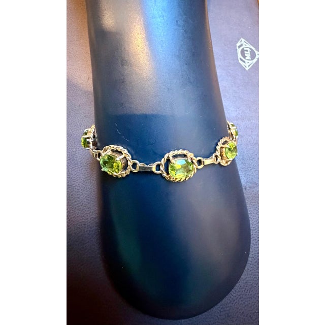 Green 8 Carat Genuine Natural Peridot Tennis Bracelet 14 Karat Yellow Gold 14.7 Grams For Sale - Image 8 of 18