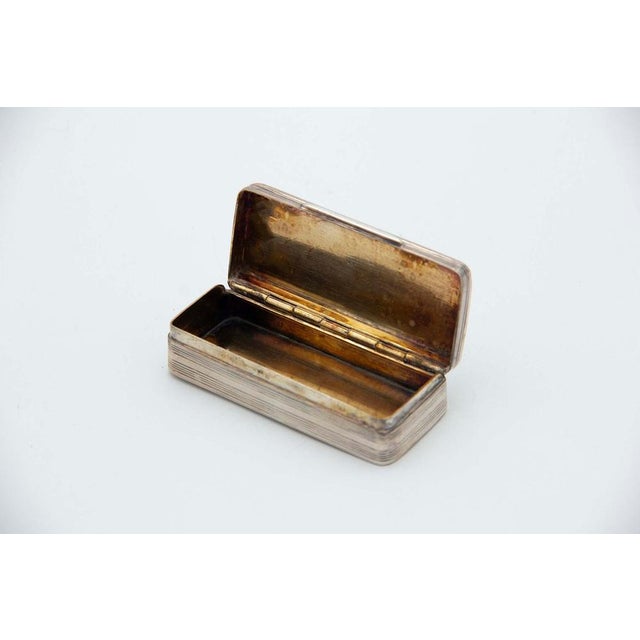 Rectangular Shaped Snuff Box with Hinged Lid For Sale - Image 3 of 4