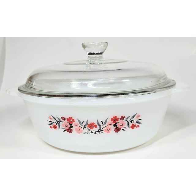 I've got a gorgeous breathe of spring- welcome at all times. There's an elegant turn to the side handle, the size is a...