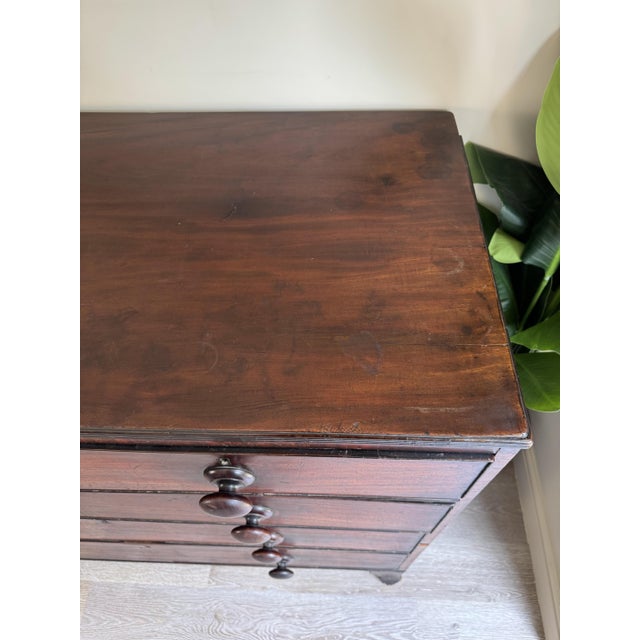 Large Antique Chest of Drawers in Mahogany, 1890s For Sale - Image 3 of 14
