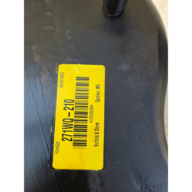 1990s 2 Nichols & Stone Windsor Side Chairs Bow Back Saddle Seat Distressed Country For Sale - Image 10 of 16