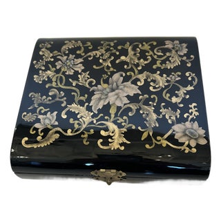 Black & Gold Lacquer Handmade Artisan Decorative Box For Sale