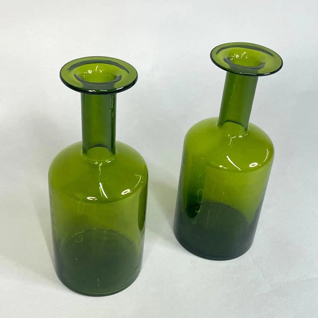 1960s Pair of Otto Brauer for Holmgaard Green Gulvvase Danish Glass Vases For Sale - Image 5 of 7