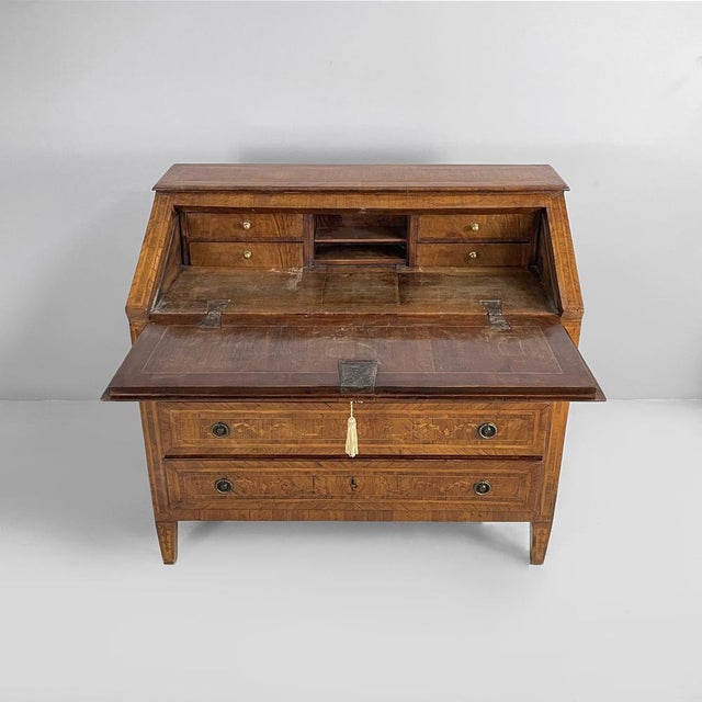 Italian Drop-Leaf Chest of Drawers in Inlaid Wood, 1700s For Sale - Image 3 of 18
