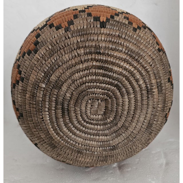 Textile Handcrafted Traditional Zulu Lidded Basket From KwaZulu South Africa For Sale - Image 7 of 10