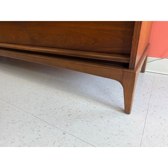 Lane Furniture Mid Century Modern Walnut 9 Drawer by Lane Furniture From Their Rhythm Line For Sale - Image 4 of 12