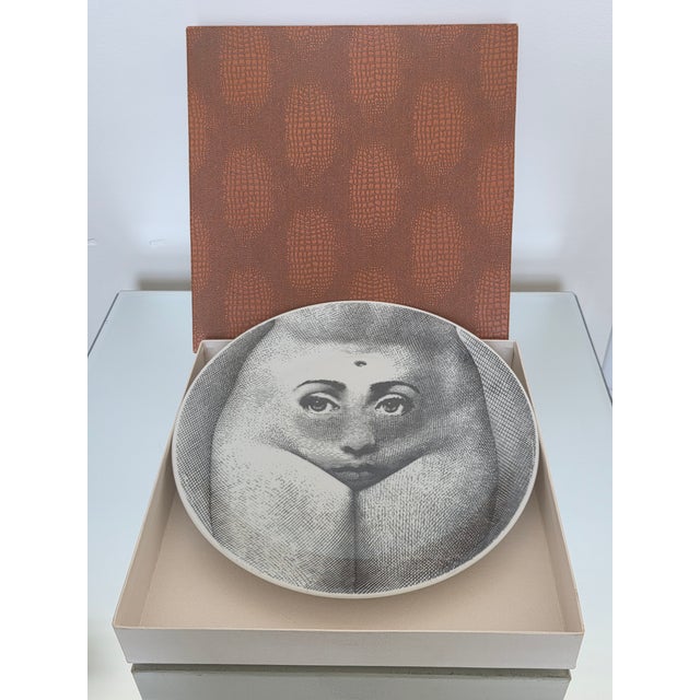 Mid-Century Tema E Variazioni Fornasetti #218 Plate For Sale - Image 9 of 10