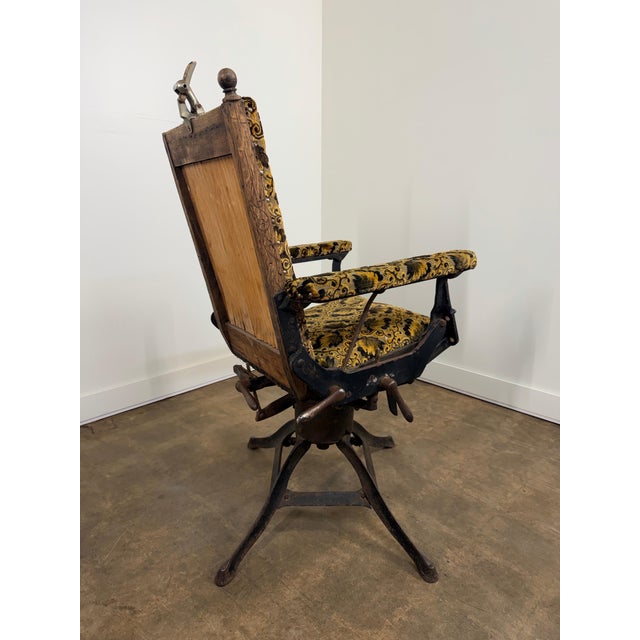 Rare Bigelow St. Louis Mechanical Barber / Medical Chair, Circa 1890–1905 For Sale - Image 15 of 18