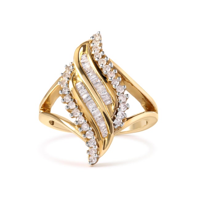 10K Yellow Gold 1/2 Cttw Round and Baguette Cut Diamond Cocktail Ring (H-I Color, I1-I2 Clarity) For Sale - Image 4 of 6