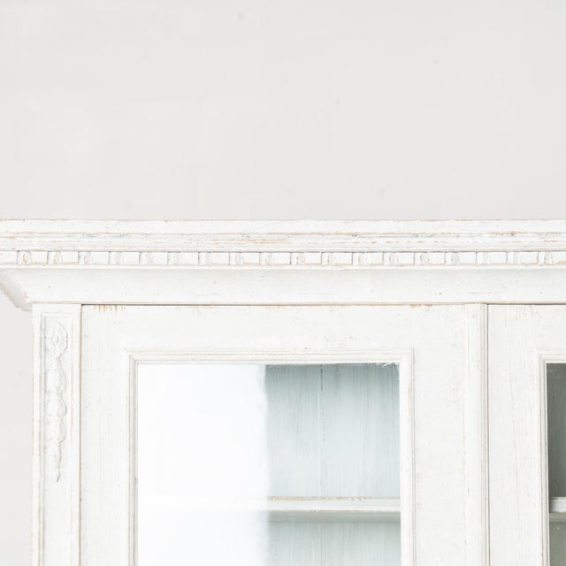 19th Century Large White Gustavian Style Pine Bookcase Display Cabinet With Glass Doors For Sale - Image 4 of 15