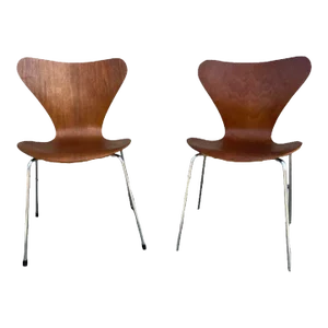 Mid 20th Century Pair of Teak Series 7 Chairs by Arne Jacobsen for Fritz Hansen