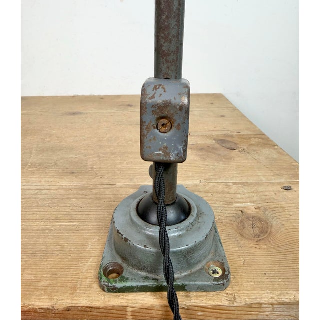 Industrial Grey Enamel Workshop Table Lamp from Siemens, 1950s For Sale - Image 16 of 18