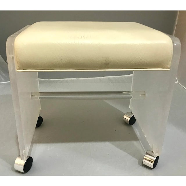 1970s Vintage Hill Manufacture Lucite Vanity Bench Stool For Sale In West Palm - Image 6 of 7