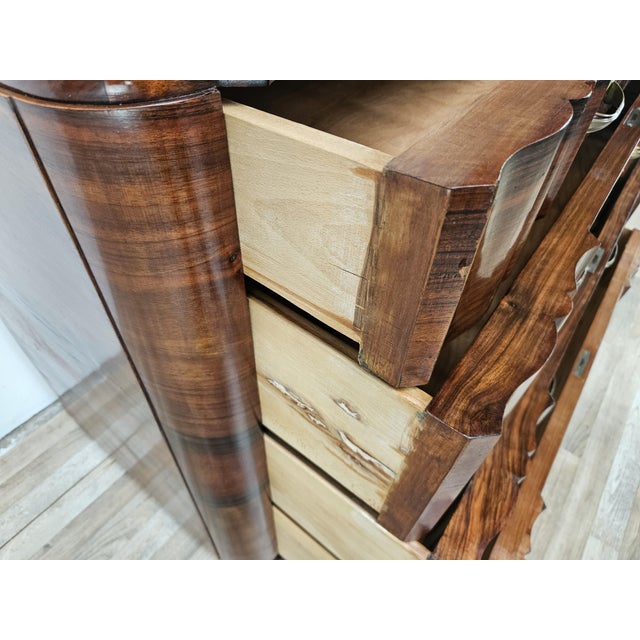 Art Deco Walnut Chest of Drawers with 4 Drawers and Brass Handles, 1940s For Sale - Image 13 of 18