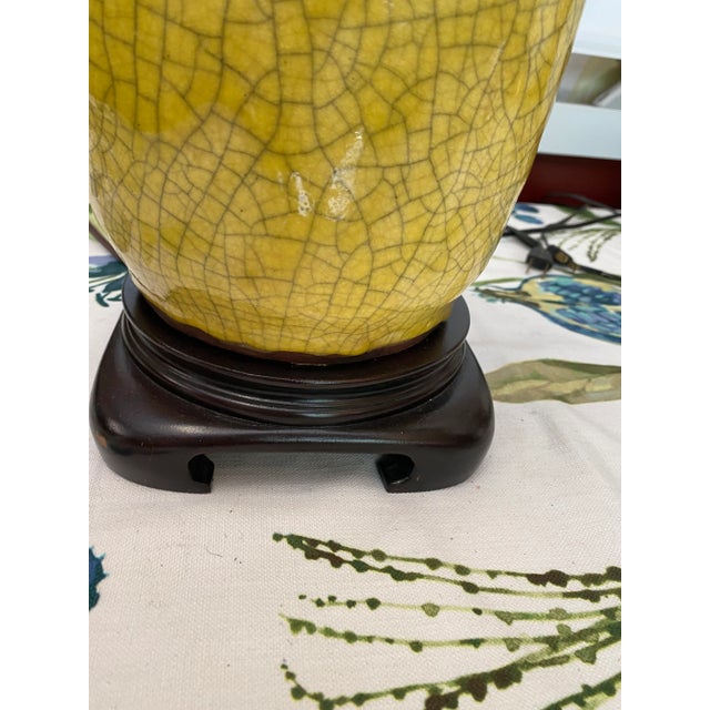 Gorgeous ceramic table lamp with very intricate design. Perfect to add to your decor! Please check out my other listings