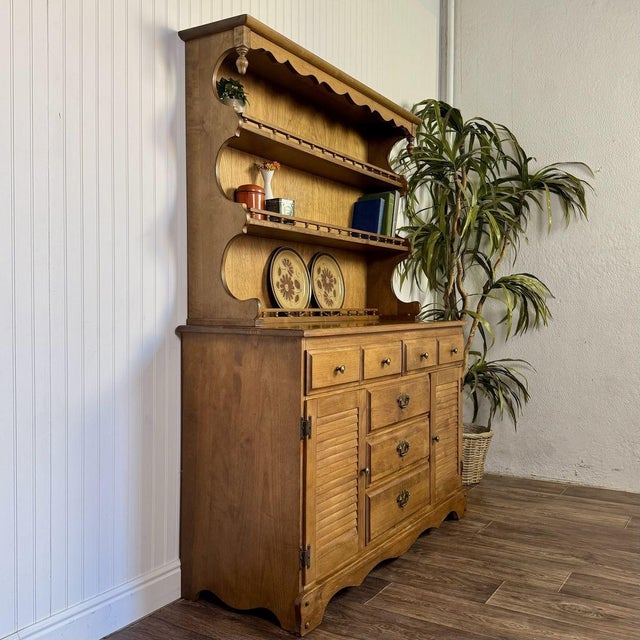 Brown Vintage Maple Cottage Colonial Revival 2-Piece Hutch / Buffet For Sale - Image 8 of 12