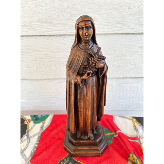 Antique French Carved Oak Statue Niche St. Thérèse Gothic Shrine C1930 For Sale In Dallas - Image 6 of 18