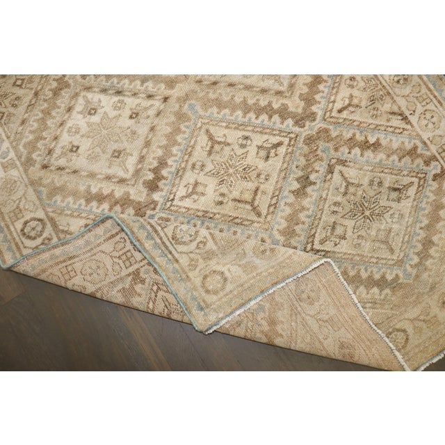Geometric Persian Hamedan Small Rug no. j5201 For Sale - Image 4 of 8