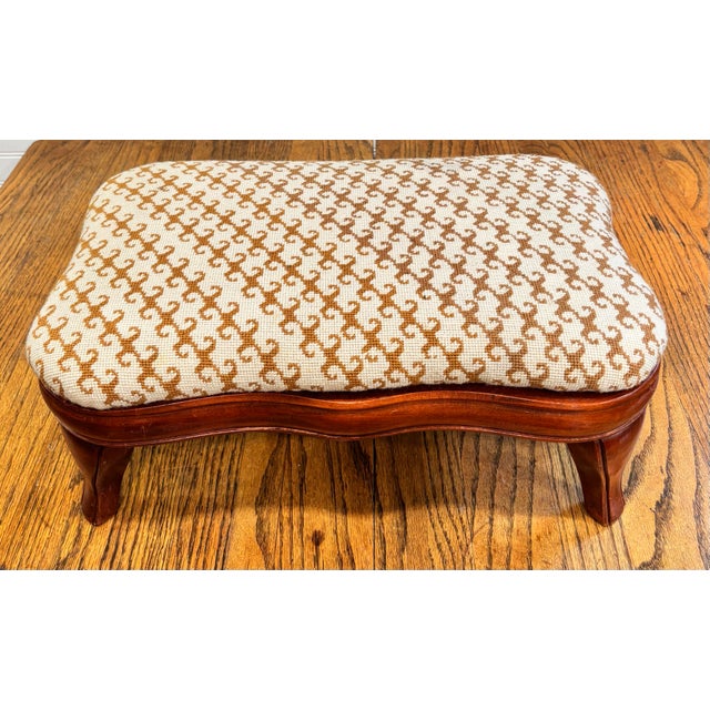 Mid 20th Century Vintage Footstool With Curved Wood Legs and Mid-Century Jacquard Upholstery For Sale - Image 4 of 8