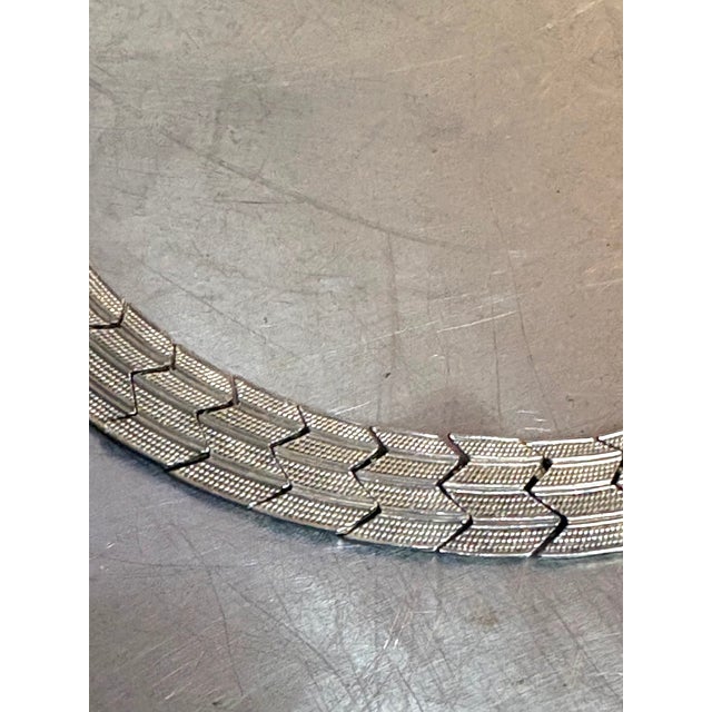 1950s-60s Egyptian style silver tone zigzag collar necklace. Excellent condition.