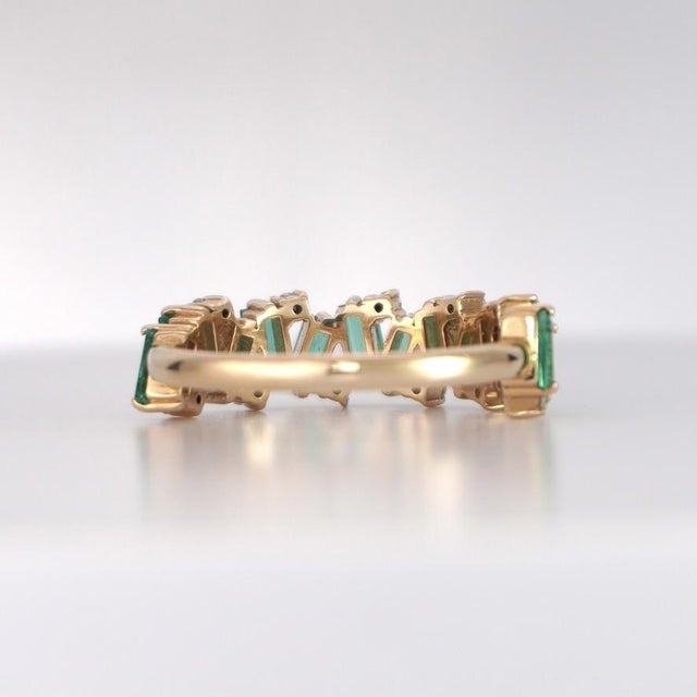 Zig Zag Yellow Gold Natural Diamond & Emerald Ring For Sale - Image 10 of 14
