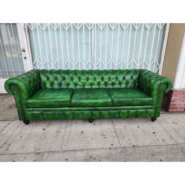 1980s Green Chesterfield Leather Sofa For Sale - Image 4 of 12